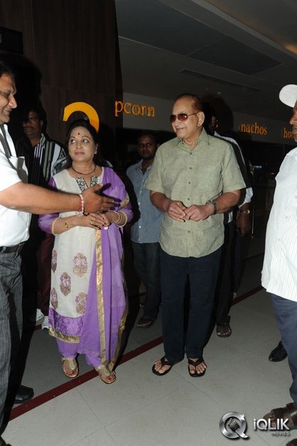 Krishna-and-Vijaya-Nirmala-at-Aagadu-Movie-Preview-Show